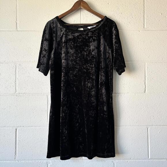 BB Dakota Dresses & Skirts - BB Dakota Black Velvet Short Sleeve Mini T-shirt Dress Women's Large